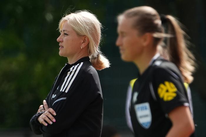 Андрей Тихонов наказан за "унижение достоинства по признаку пола". Эксперты рассказали, есть ли сексизм в российском футболе