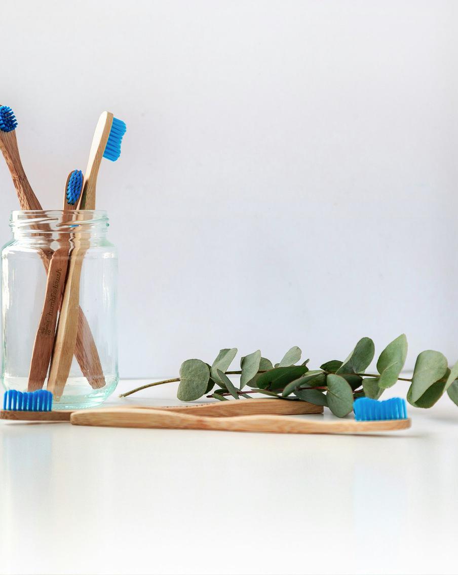 Зубы начали крошиться: не пугайтесь, а разберитесь в причинах