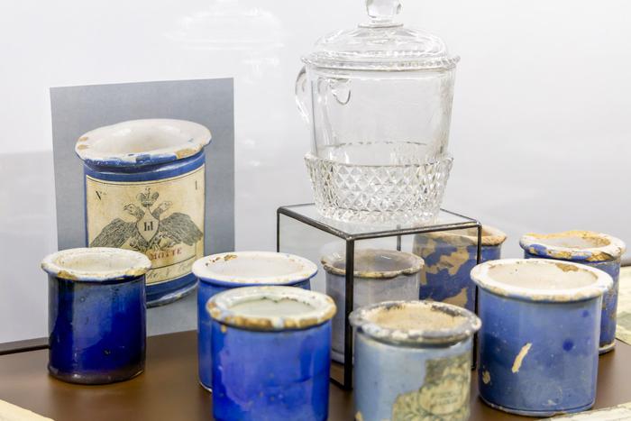 В XVIII веке мыло продавали в шарах, а волосы укладывали помадой