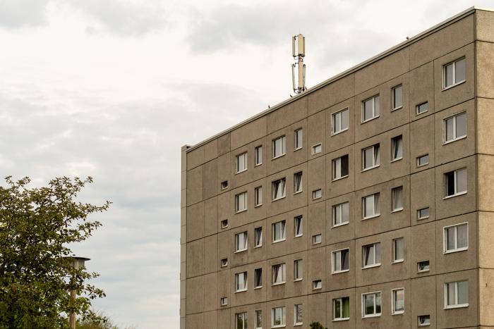 Не "панелька", а исторический монумент. Немцы признают дома семидесятых годов памятниками архитектуры