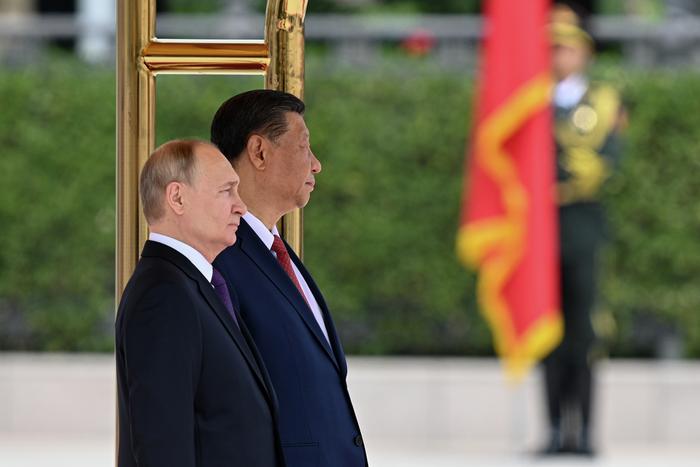 Путин и Си Цзиньпин начали переговоры в расширенном составе