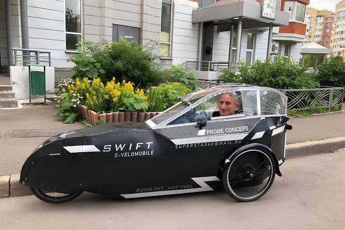 На улицы Москвы выехал "Бэтмобиль" – приманка для инспекторов ГИБДД и звезда соцсетей