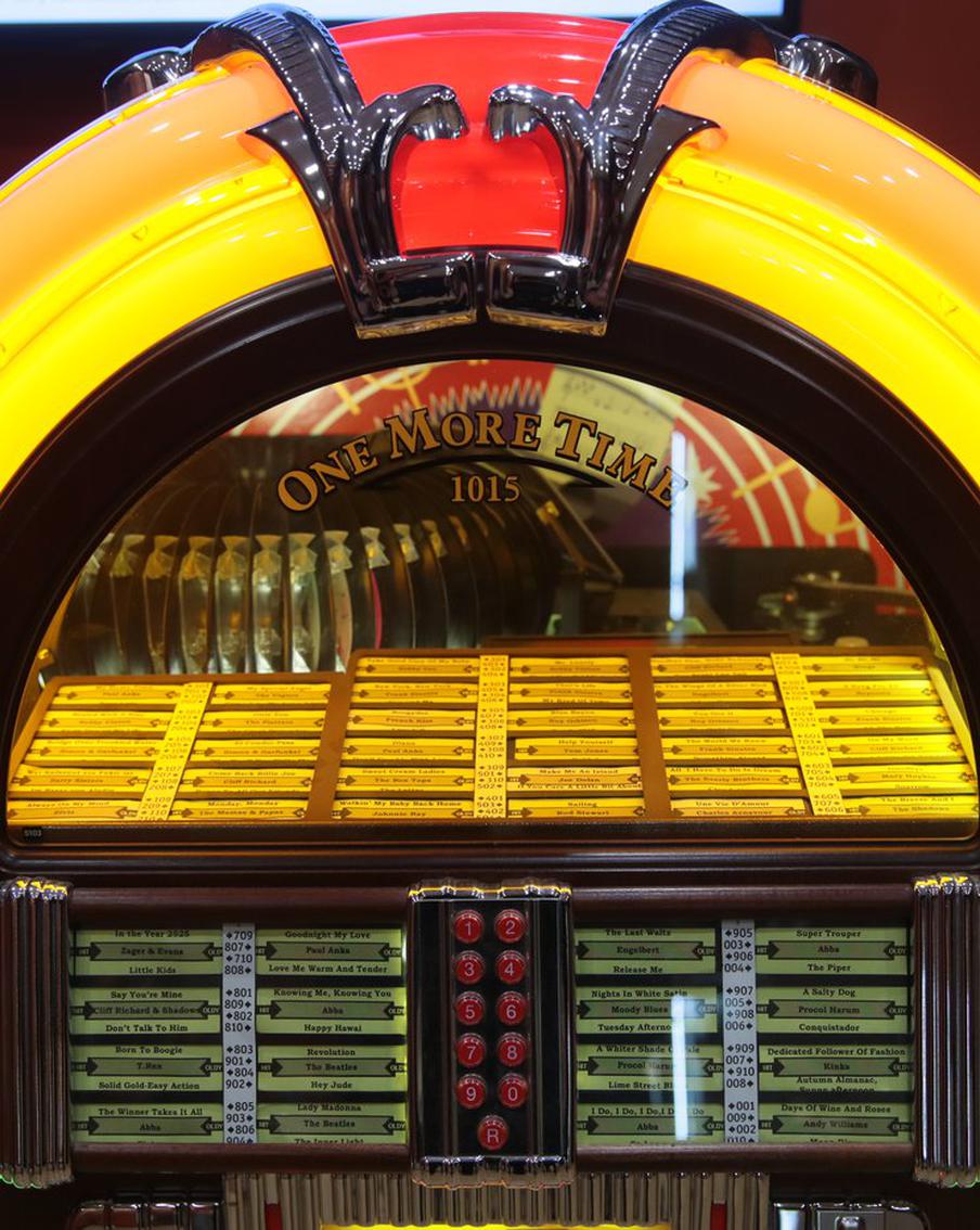 Музыка начала XX века оживает в старинных патефонах. Дом винтажной музыки отмечает день рождения