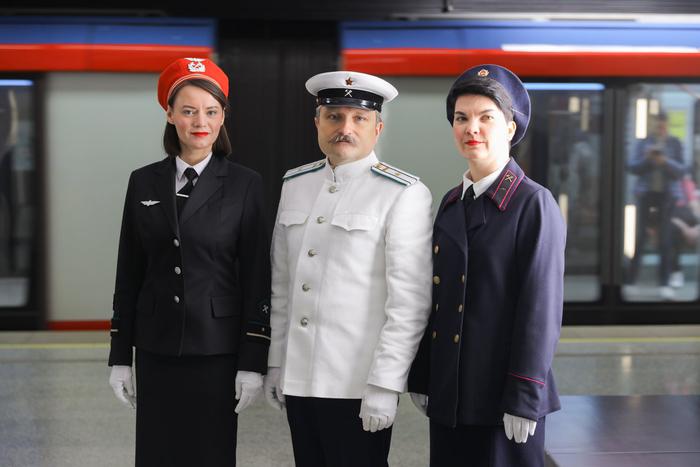 "Ёж", "Баклажан" и "Москва-2024" проехали колонной по БКЛ