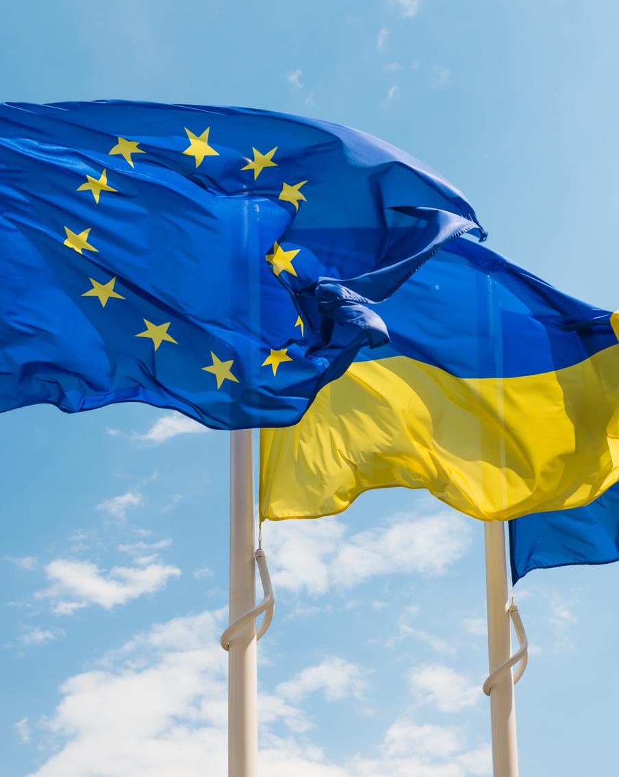 ЕС одобрил использование доходов от российских активов для помощи Украине