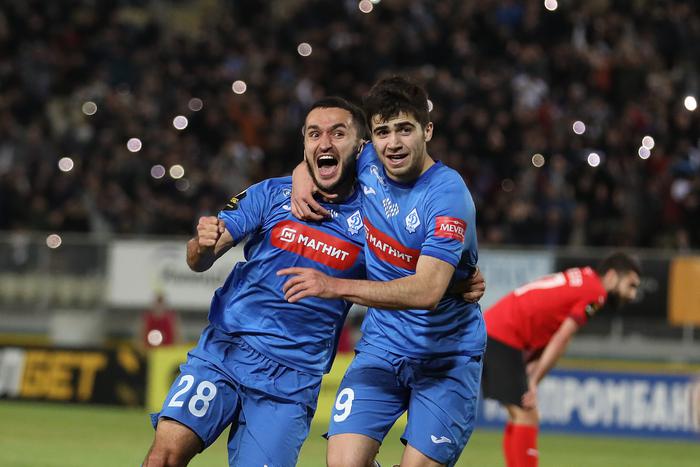 Химчане и махачкалинцы попали в Премьер-лигу