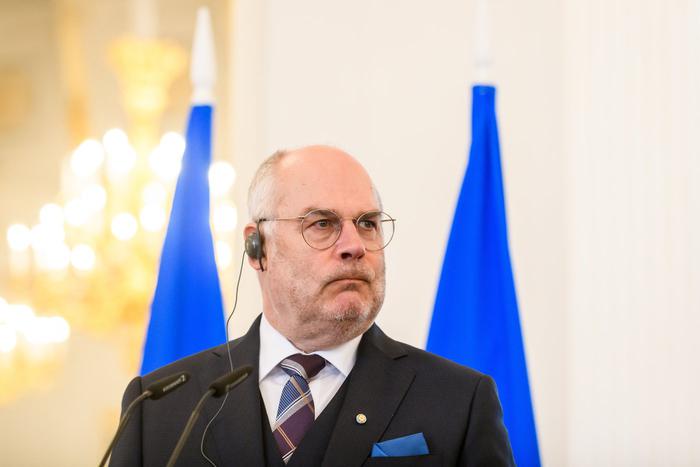 Президент Эстонии заявил, что не будет закрывать границу с Россией ввиду отсутствия необходимости в этом