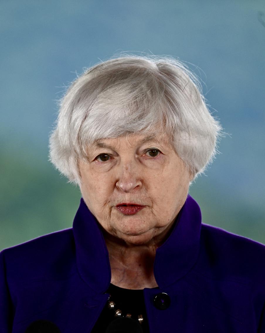 До сих пор действующим в России европейским банкам США угрожают попаданием под вторичные санкции