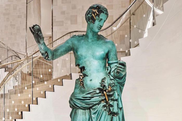 Художник Дэниел Аршам демонстрирует взгляд на археологию будущего