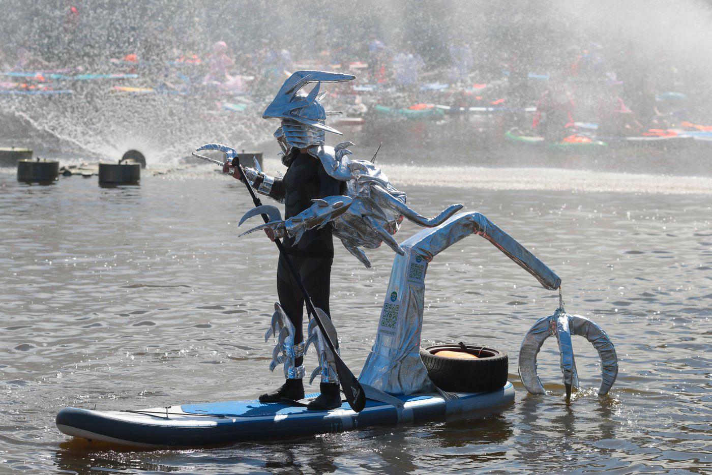 Злодей Шреддер в поисках черепашек-ниндзя.