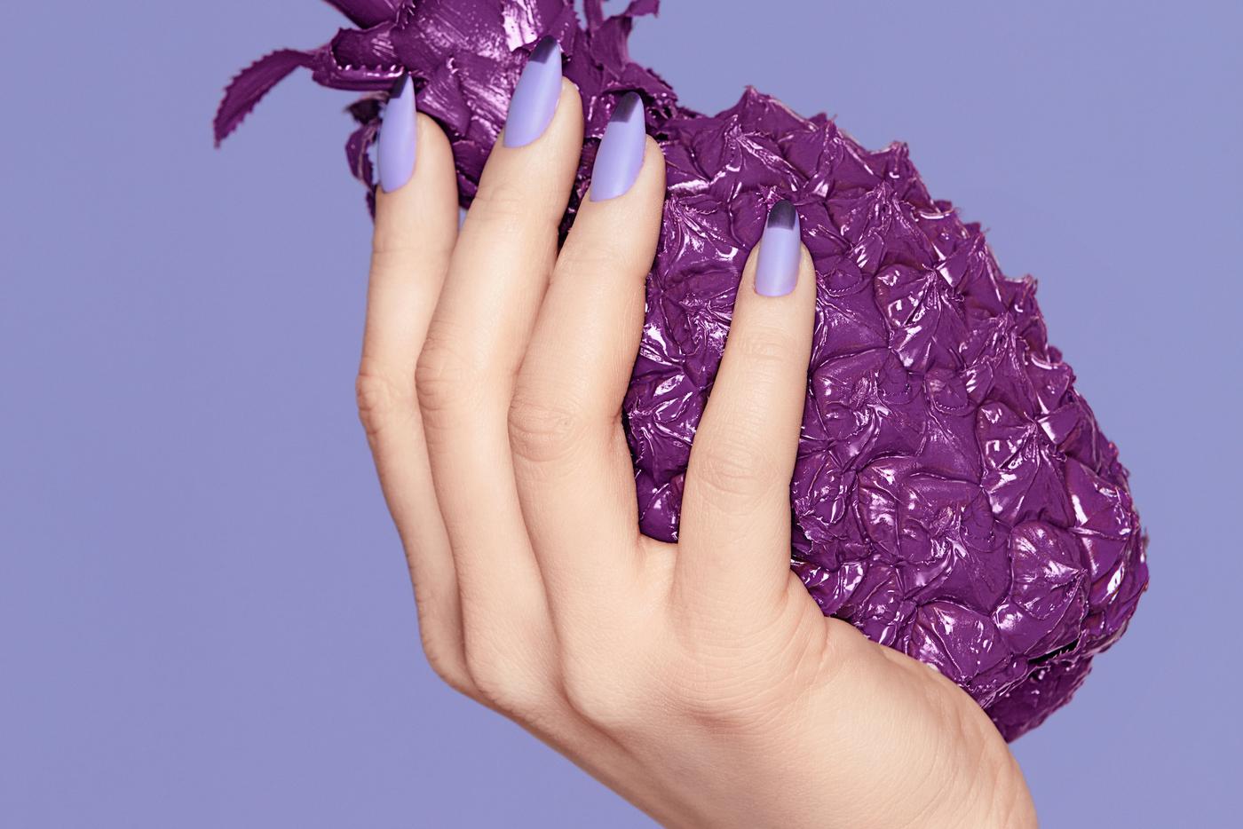 Сочный лайм, фанта и персик: модный маникюр на лето