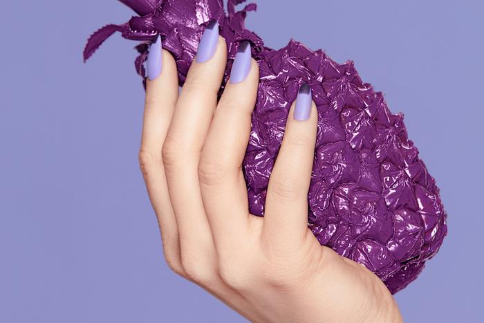 Сочный лайм, фанта и персик: модный маникюр на лето