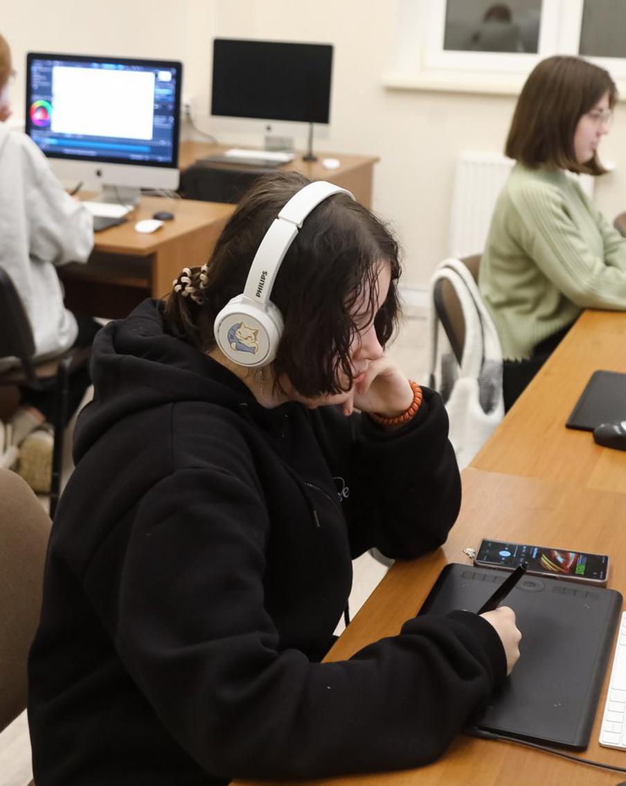 В городе появляется всё больше школ, в которых дети могут не только учиться, но и заниматься творчеством