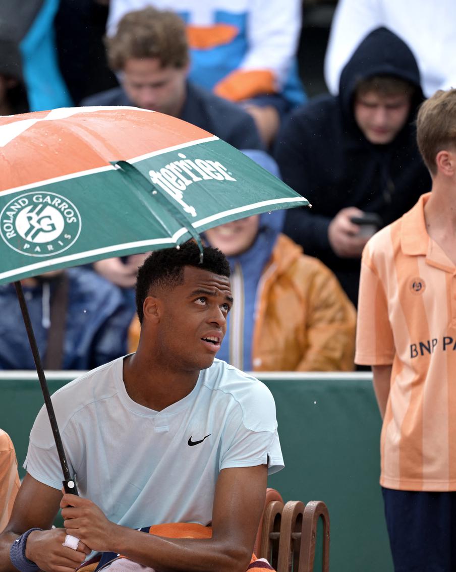 Непогода срывает турнир во Франции