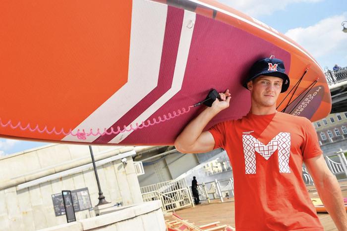 На фестивале "Рыбная неделя" в Москве продут соревнования по сап-поло