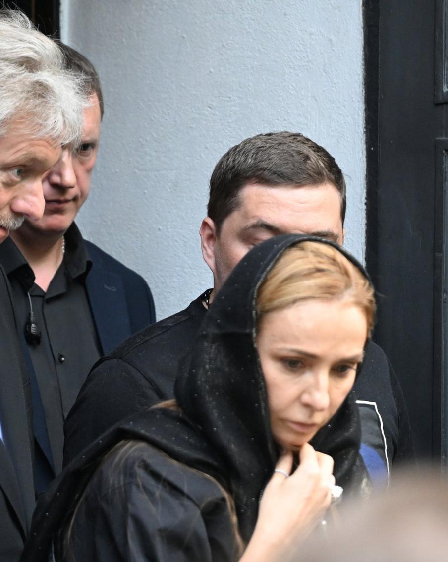 В Москве проходит церемония прощания с Анастасией Заворотнюк