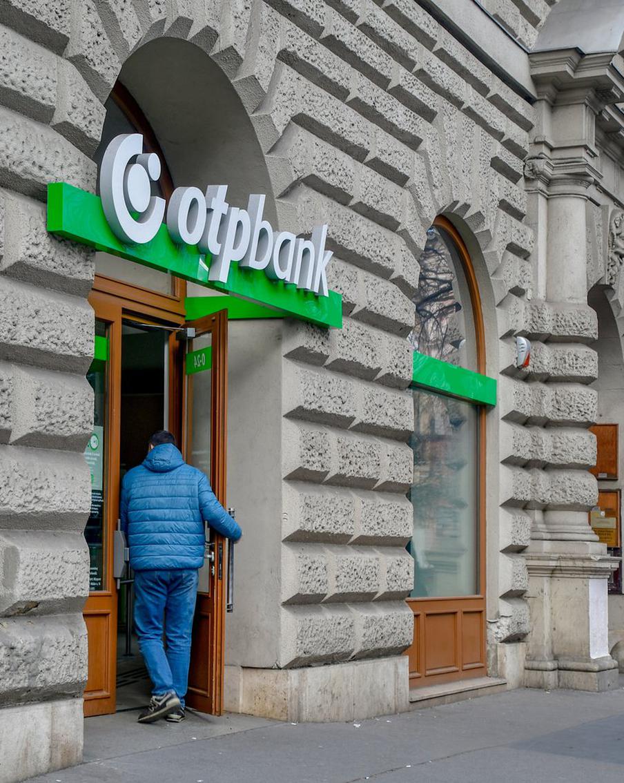 "Дочка" венгерского OTP Bank может частично свернуть свою деятельность в России из-за рекомендаций ЦБ Венгрии