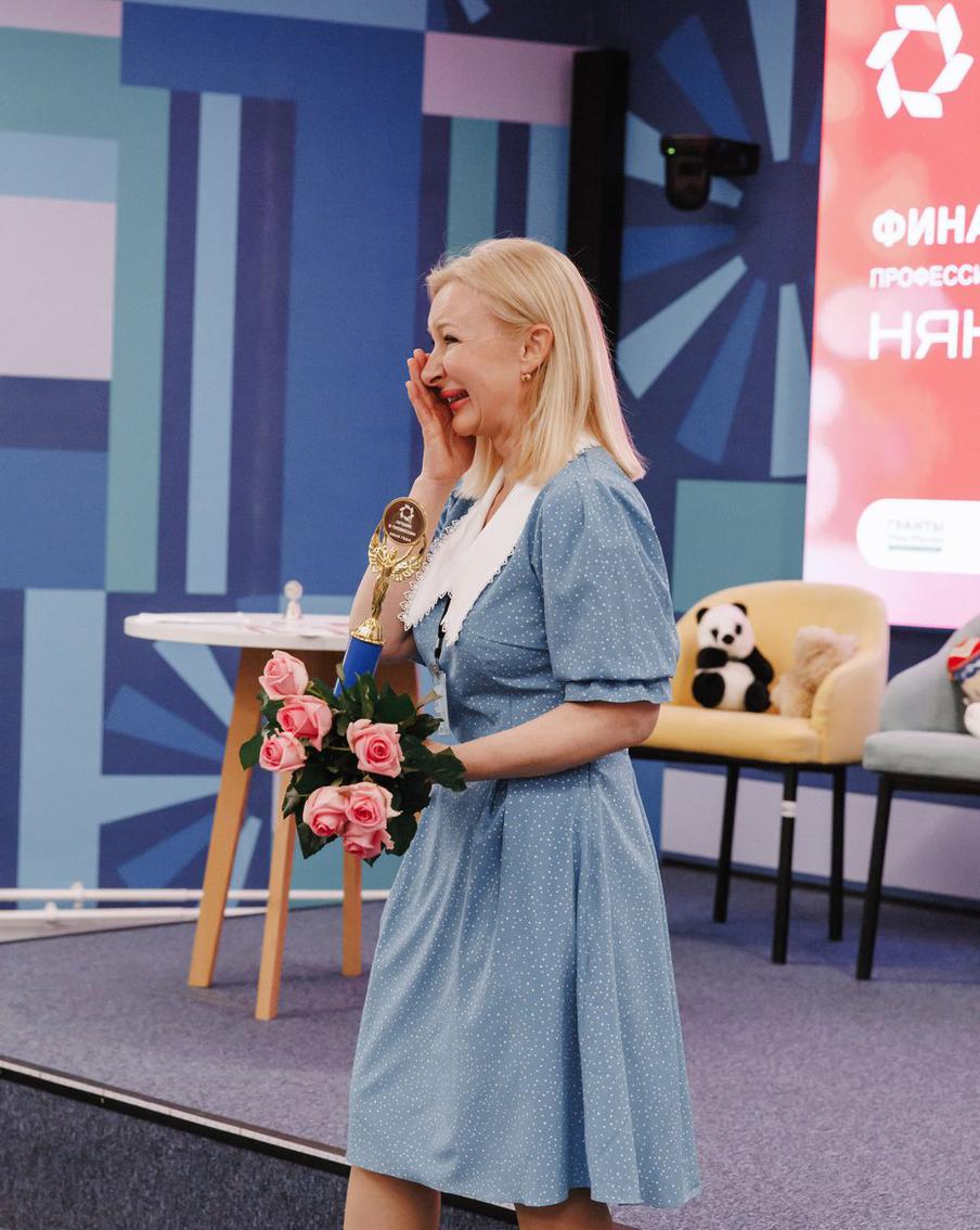 Ольга плакала от счастья, когда услышала, что стала "няней года".