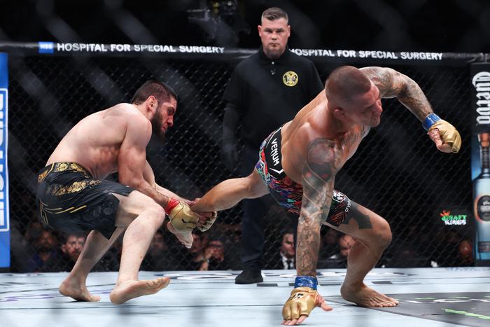 Россиянин Махачев хочет ещё один чемпионский пояс