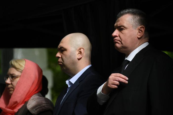 Суд в Москве признал Олега Эйдельштейна сыном Владимира Жириновского