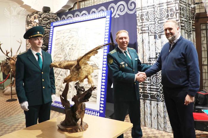 Конфискат с таможни традиционно пополняет музейные витрины и фонды: представляем самые интересные случаи