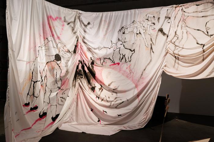 "Услышав стук в дверь, я вздрогну!": художники показали в Москве, чего они боятся на самом деле