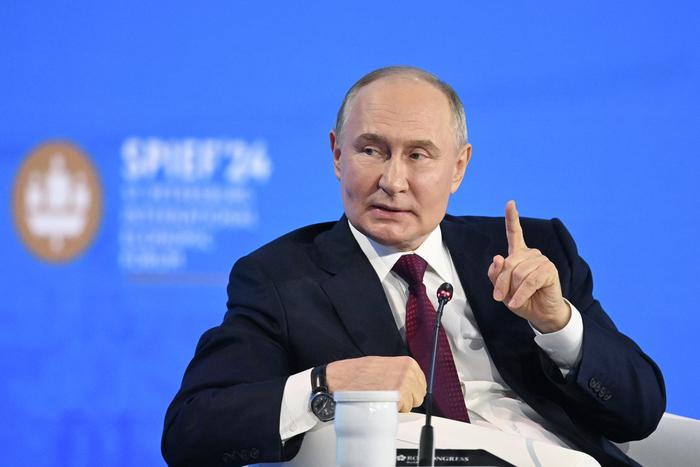 Пенсии, мобилизация, США: о чём говорил Путин на ПМЭФ