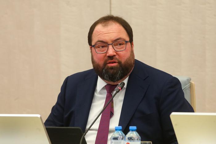 Шадаев заявил о возможном запрете бумажных обращений бизнеса в госорганы