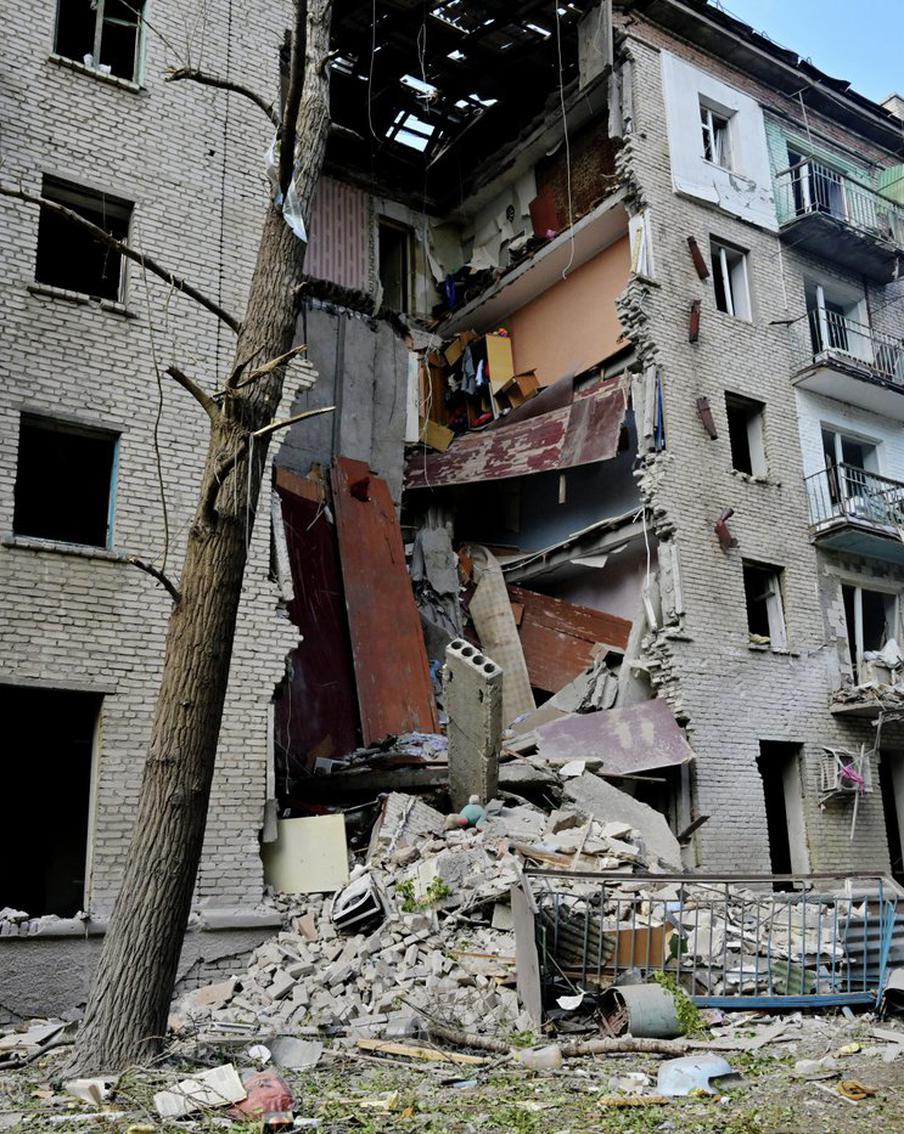 В ЛНР объявили день траура по погибшим при обстреле Луганска