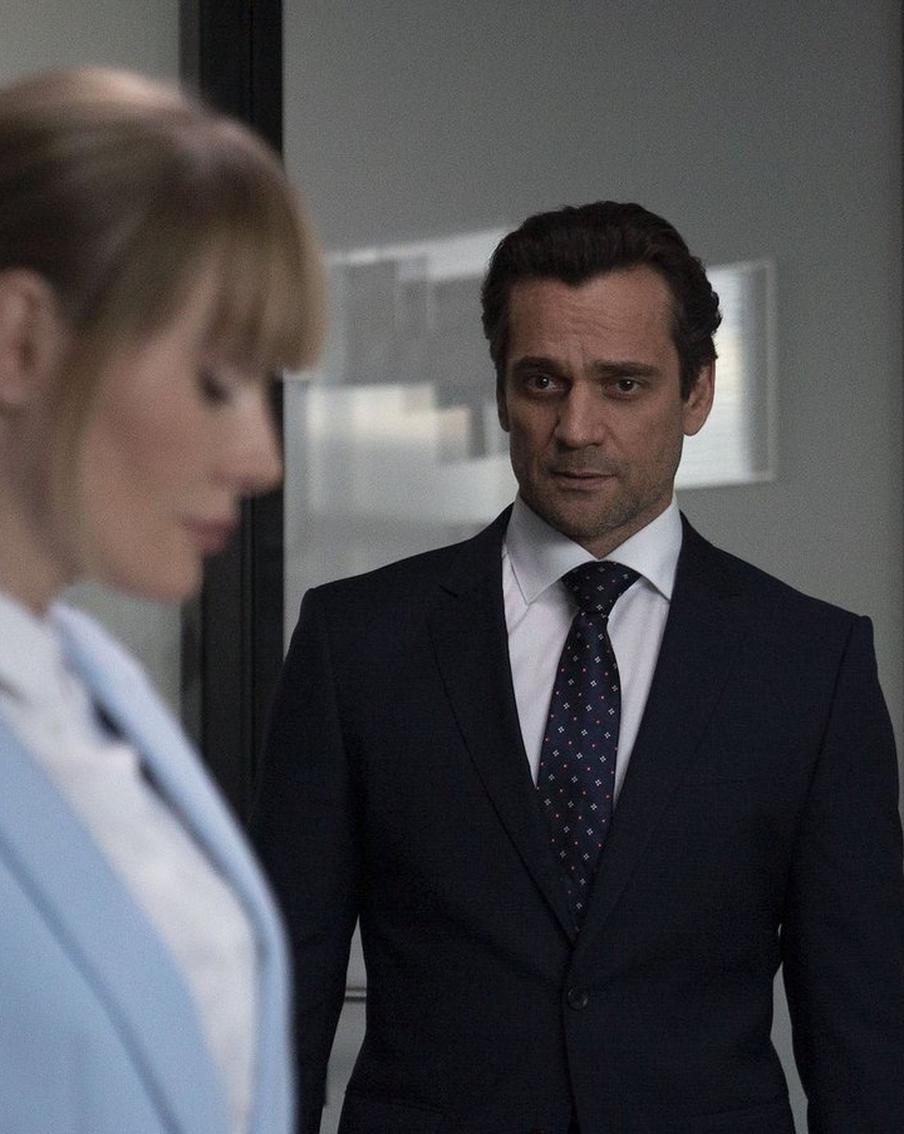 В Сети стартует показ нового политического детектива "Варшава'21"