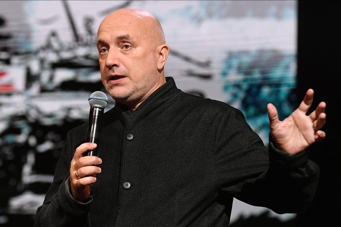 "Поэт в России меньше, чем поэт, и меньше, чем кто бы то ни был": Захар Прилепин поделился мыслями вслух