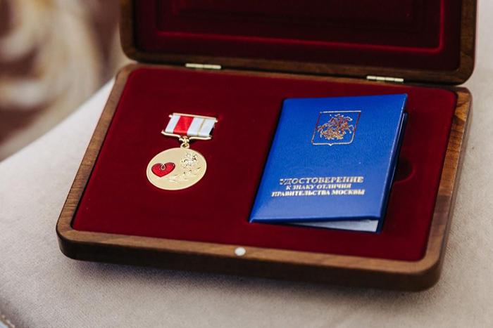 Собянин: 60 москвичей за два года получили знак отличия "Волонтер Москвы"