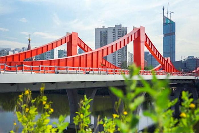 Продолжается благоустройство Мнёвниковской поймы. Там строят жильё, офисы и спортивный кластер