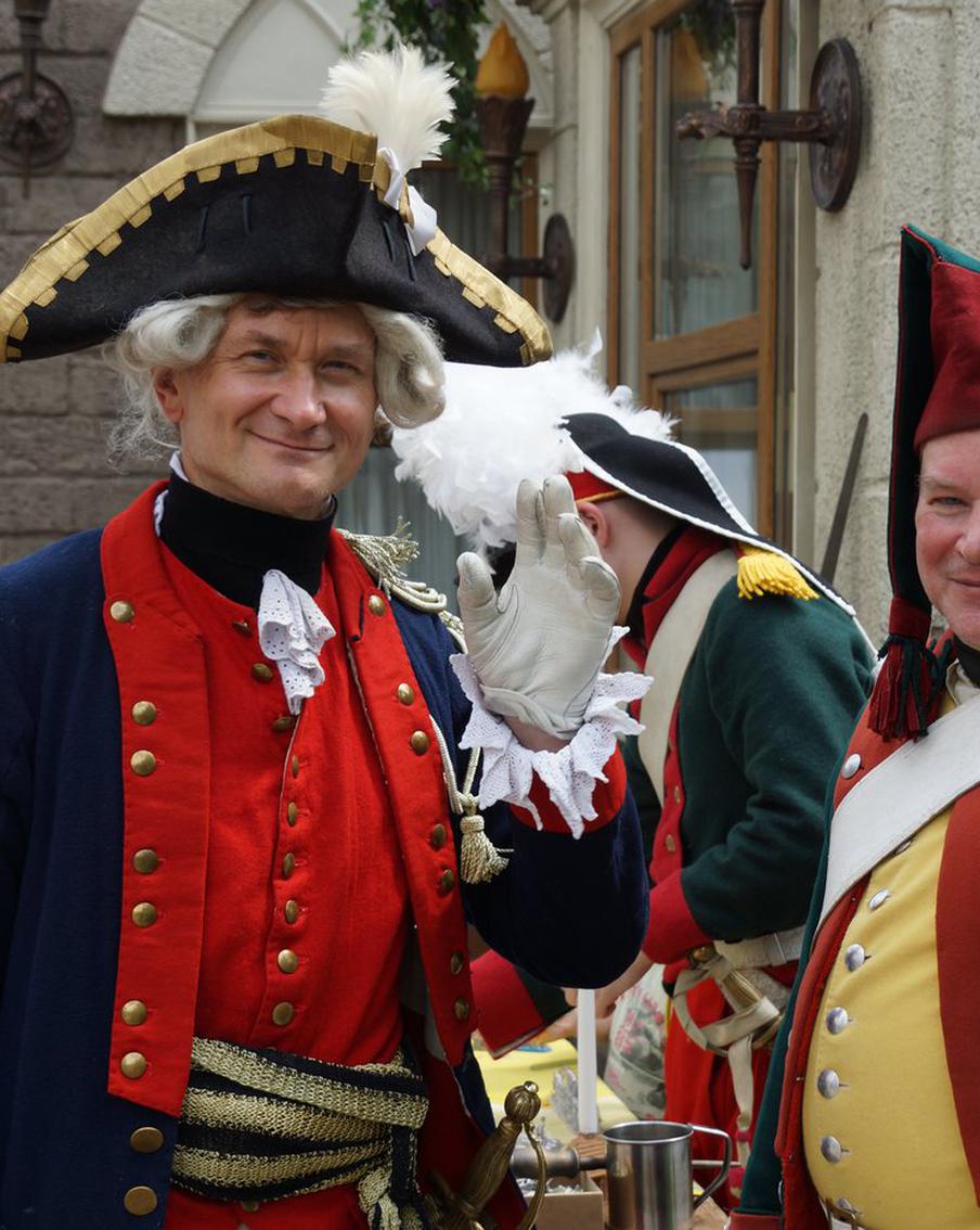 На фестивале "Времена и эпохи" можно зарядить ружьё XVIII века