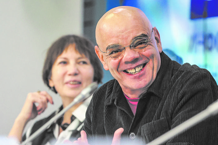 "Саше Калягину письма писал не Аркадий Райкин, а моя мама". Константин Райкин поделился детскими воспоминаниями