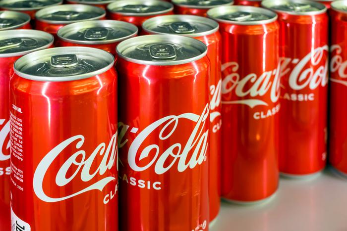 Coca-Cola зарегистрировала в Роспатенте новые товары. Означает ли это скорое возвращение иностранной компании?
