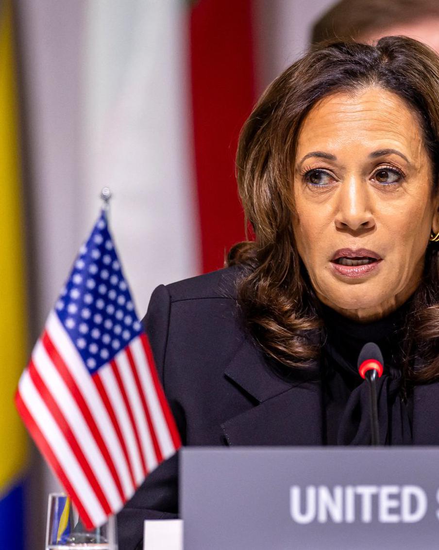 Вице-президент США досрочно покинула саммит по Украине