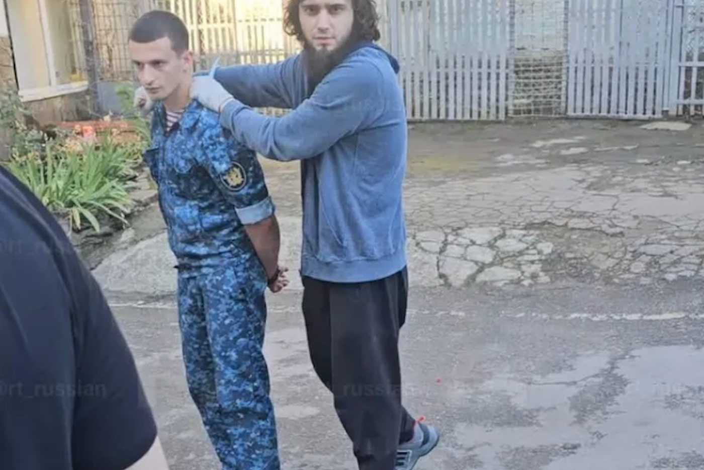 В Ростове-на-Дону заключённые захватили заложников. Террористы признали свою принадлежность к ИГИЛ