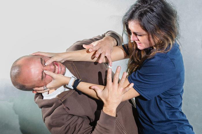 В Думу внесут проект о пределах самообороны при проникновении в жилище