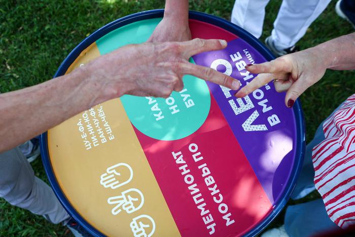 Москвичи могут посетить бесплатные уроки рисования на Никитском бульваре