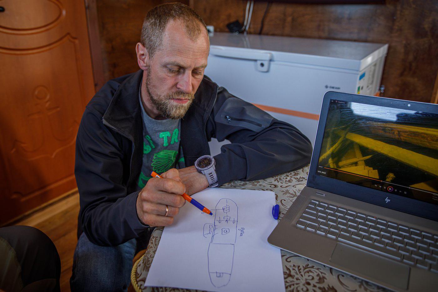 Археологические находки с утонувшей в Ладожском озере финской яхты