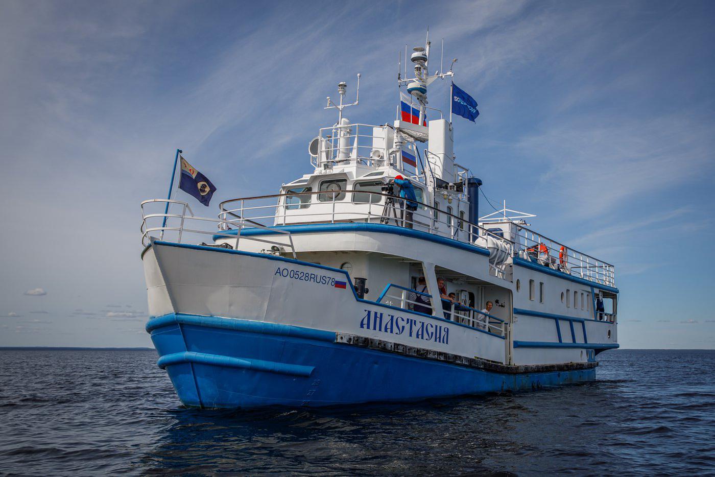 Археологические находки с утонувшей в Ладожском озере финской яхты