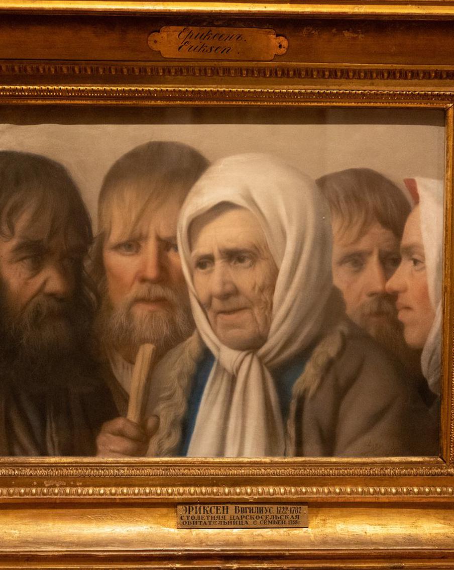 Крестьянку XVIII века позвали ко двору из-за возраста и портрета