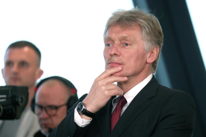 Пресс-секретарь президента Путина оценил стоимость подаренного российским лидером главе КНДР автомобиля