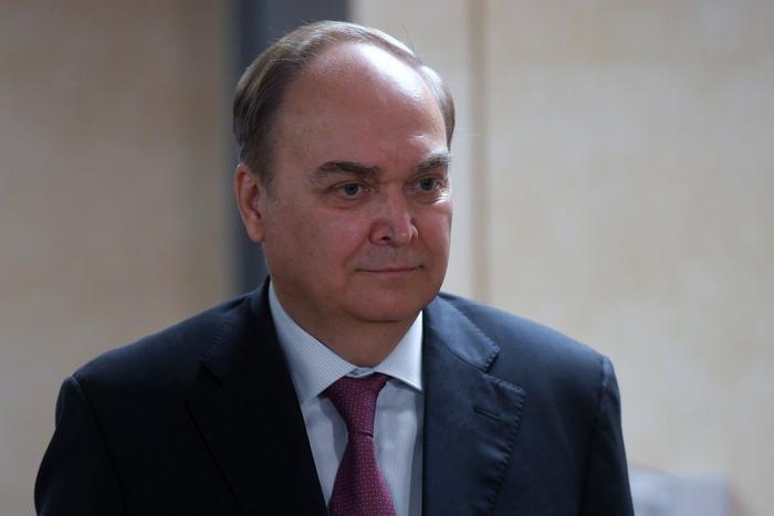 В США закроют два российских визовых центра