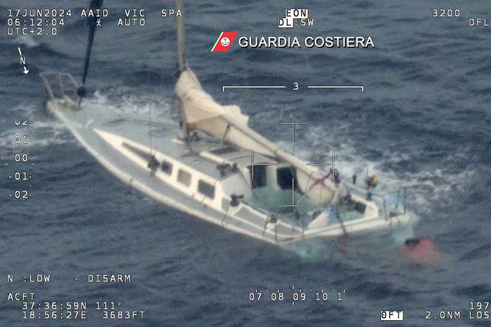 В Италии при кораблекрушении погибли 34 человека, которые пытались доплыть до Европы из Ливии