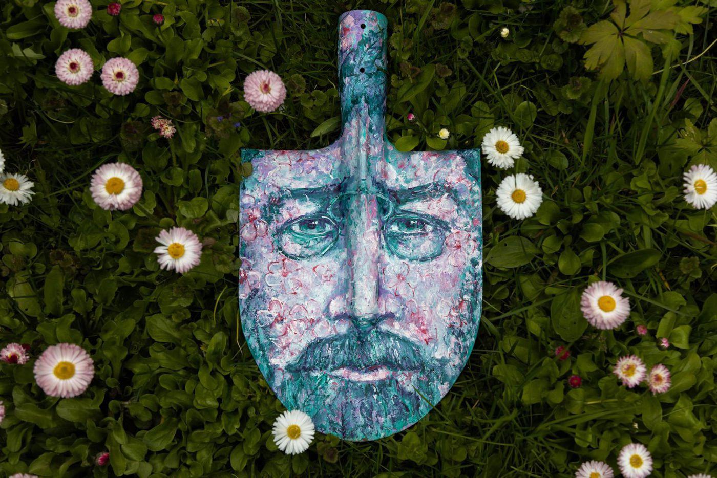 Антон Чехов - любимый писатель художницы. Создал не только пьесу "Вишневый сад", но и садовый рай в Мелихово, и «Сад вечной весны» в Крыму. Антон Чехов 