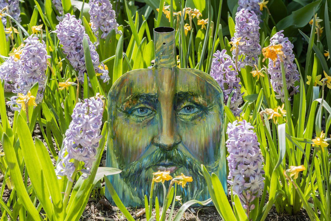 Живописец Илья Репин был знатным садоводом, его портрет исполнен в оттенках садовых растений. 