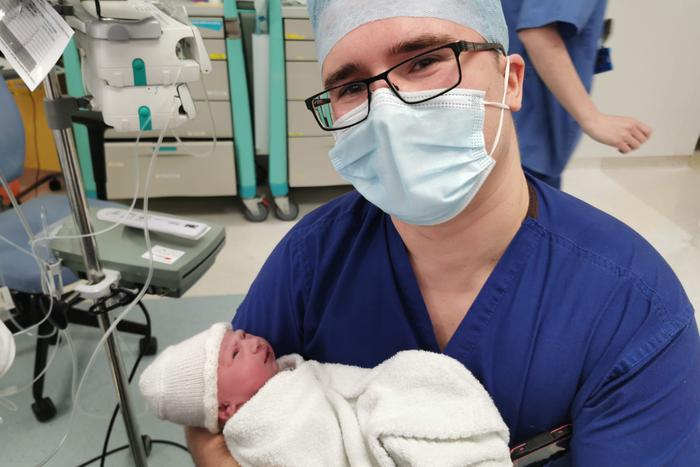 Москвичи рассказали, как побывали на родах своих жён