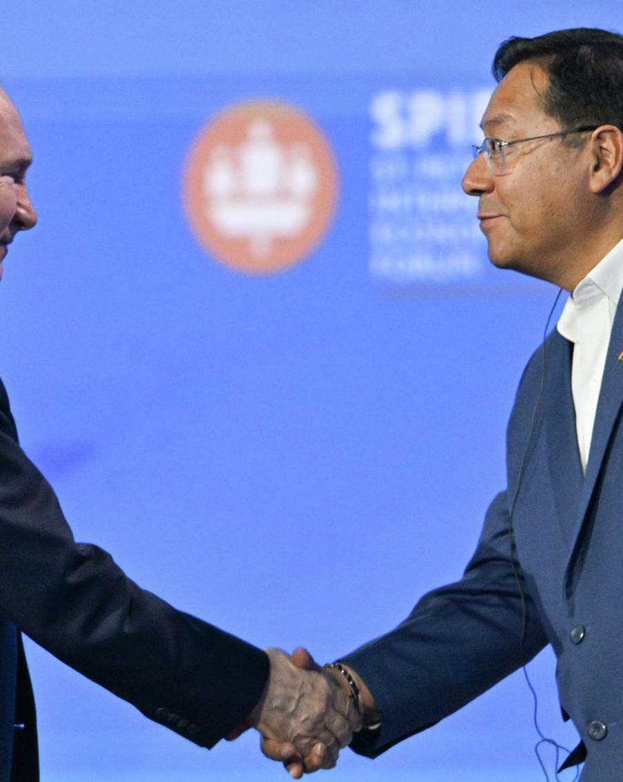 Одной из возможных причин боливийского госпереворота мог стать визит действующего президента в Россию